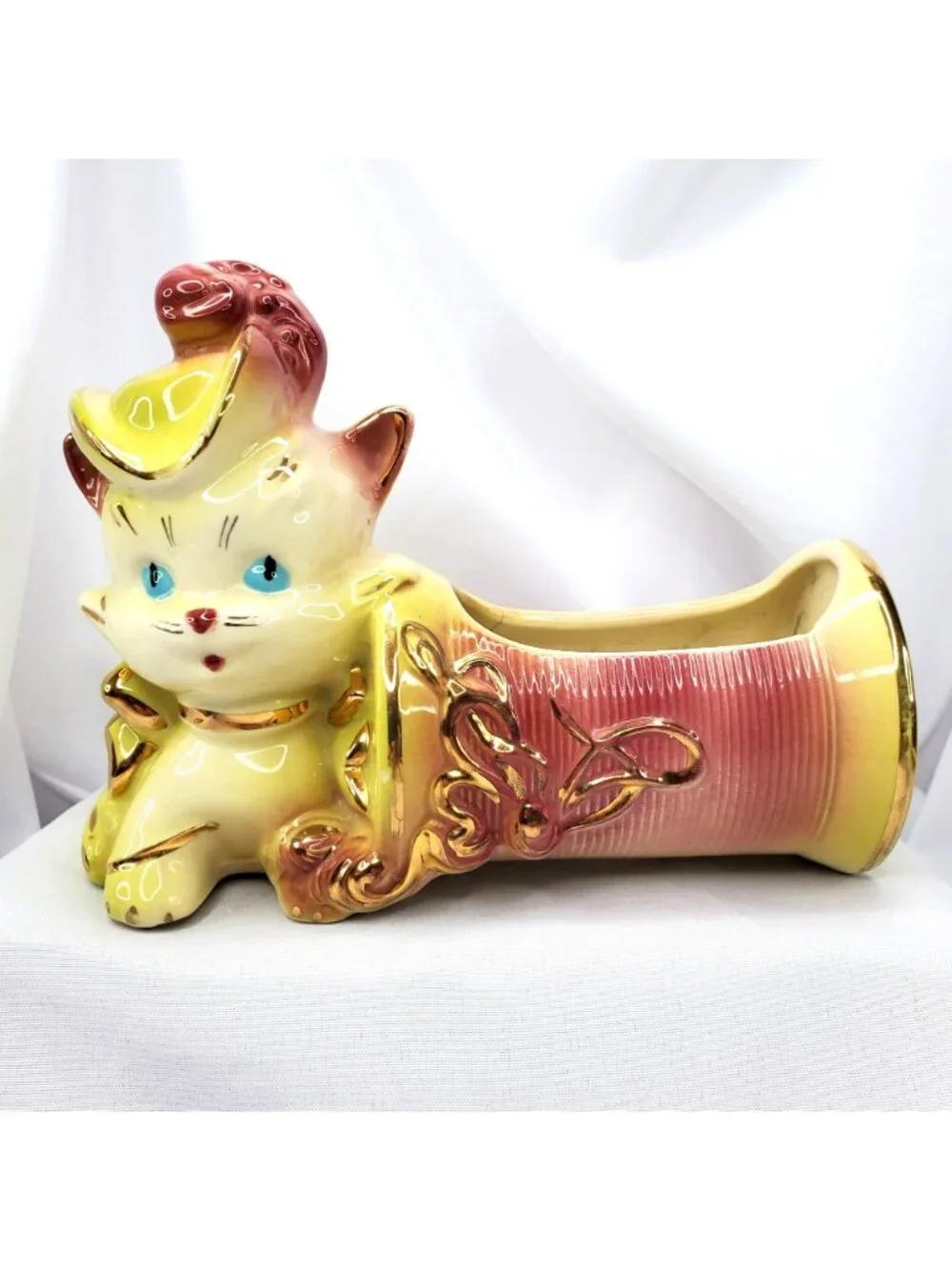 VTG Hull Pottery USA Ceramic Cat Figurine Planter 89 Pink & Yellow Gold Accents
